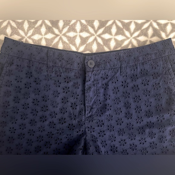Faded Glory Eyelet Pattern Navy Blue Shorts - Picture 3 of 6